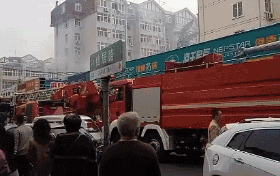 突發(fā)！青島一居民樓發(fā)生爆燃！已造1人死亡，7人受傷！3公里外有震感…