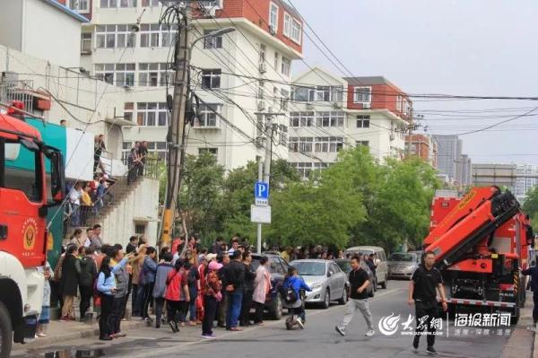 突發(fā)！青島一居民樓發(fā)生爆燃！已造1人死亡，7人受傷！3公里外有震感…