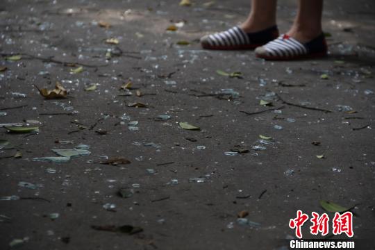 圖為煤氣爆燃民房。 朱柳融 攝